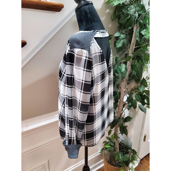 Sadie Robertson Women's Black & White Polyester Round Neck Long Sleeve Blouse L - Picture 7 of 12